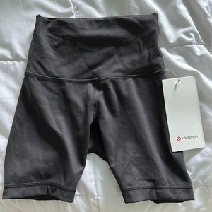 Lululemon Wunder Train HR Short 6” (black, size 2)